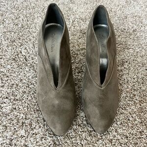 CALVIN KLEIN suede booties